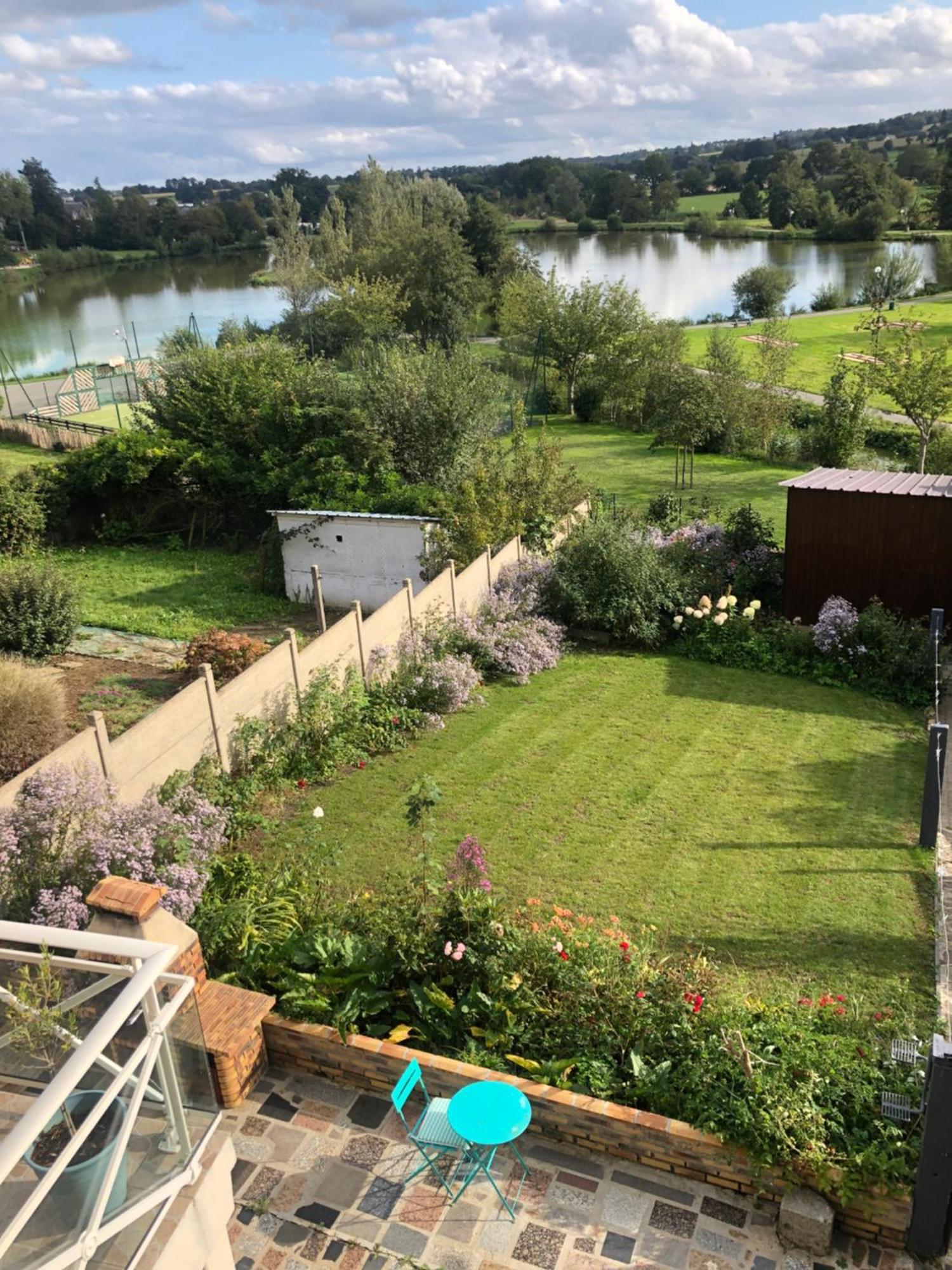 La Maison Du Lac Saint-Hilaire-du-Harcouët Extérieur photo