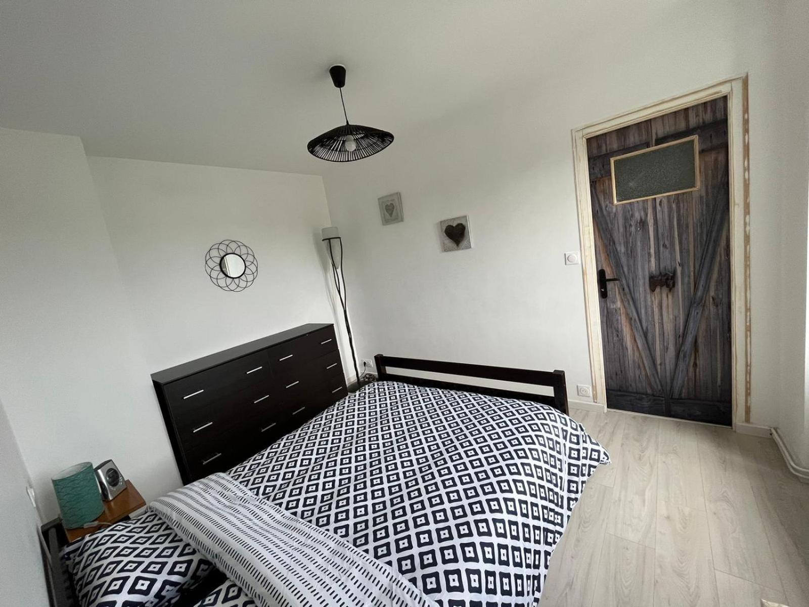 La Maison Du Lac Saint-Hilaire-du-Harcouët Extérieur photo